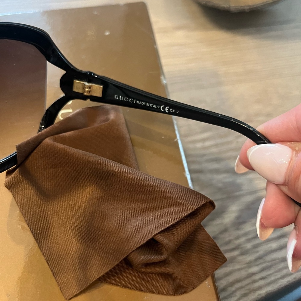 Vintage gucci sunglasses - Picture 3 of 10